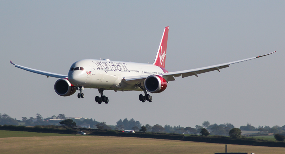 Рейс Virgin Atlantic, направляющийся в Тель-Авив, совершил разворот после того, как пилот лазерной заслонки ослепил