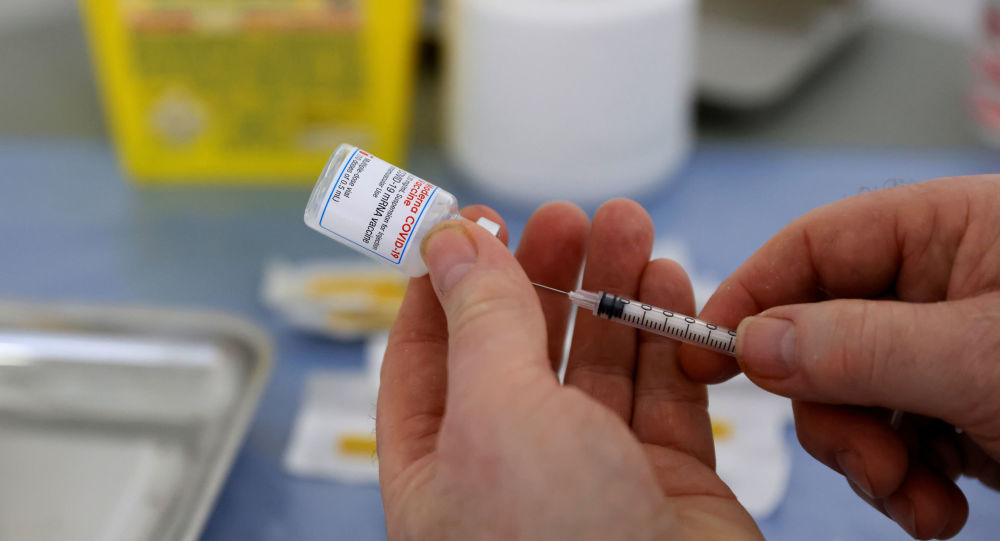 Таблоиды сообщают, что 39-летняя женщина умерла через 4 дня после второй прививки вакциной Moderna