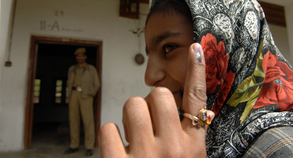 Женщины-избиратели скучают по своему собственному лидеру братства в Тамил Наду, Индия