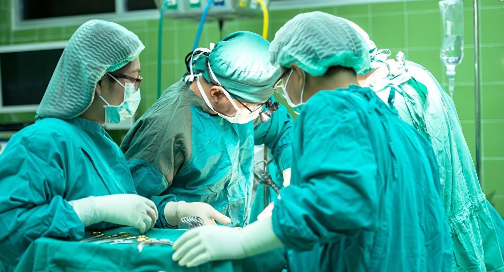 Японские врачи провели первую в мире трансплантацию легкого от живого донора пациенту с COVID-19