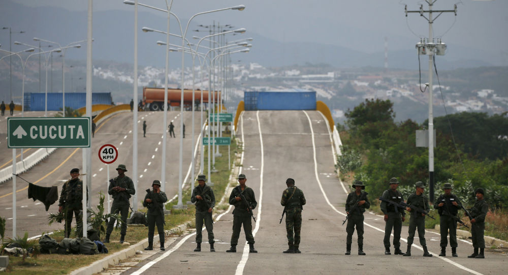 Минобороны подтвердило, что взрыв бомбы убил двух венесуэльских солдат на границе с Колумбией