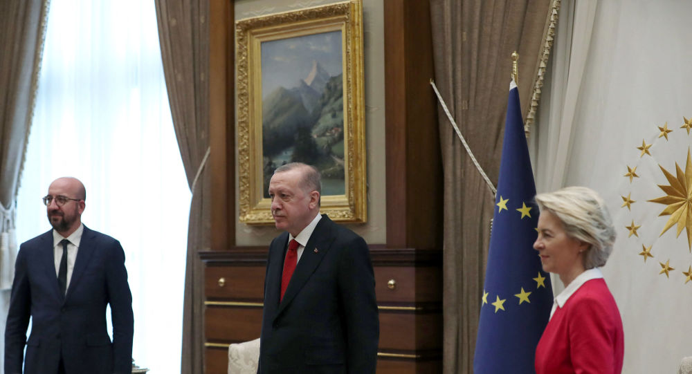 ‘Оскорбление со стороны Турции’: министр Франции обвинил Анкару в неудаче с Урсулой фон дер Ляйен