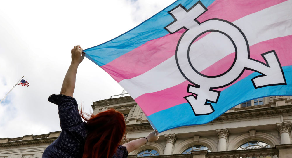 Пентагон объявляет о новой политике вовлечения трансгендеров в службу поддержки