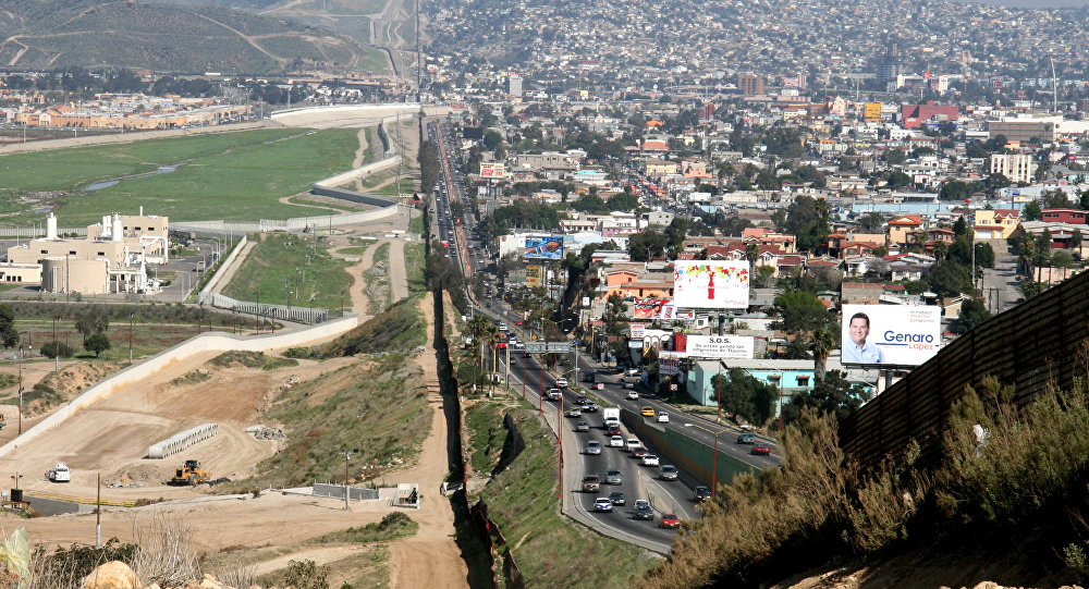 Республиканцы заявляют, что ситуация на границе между США и Мексикой выходит из-под контроля