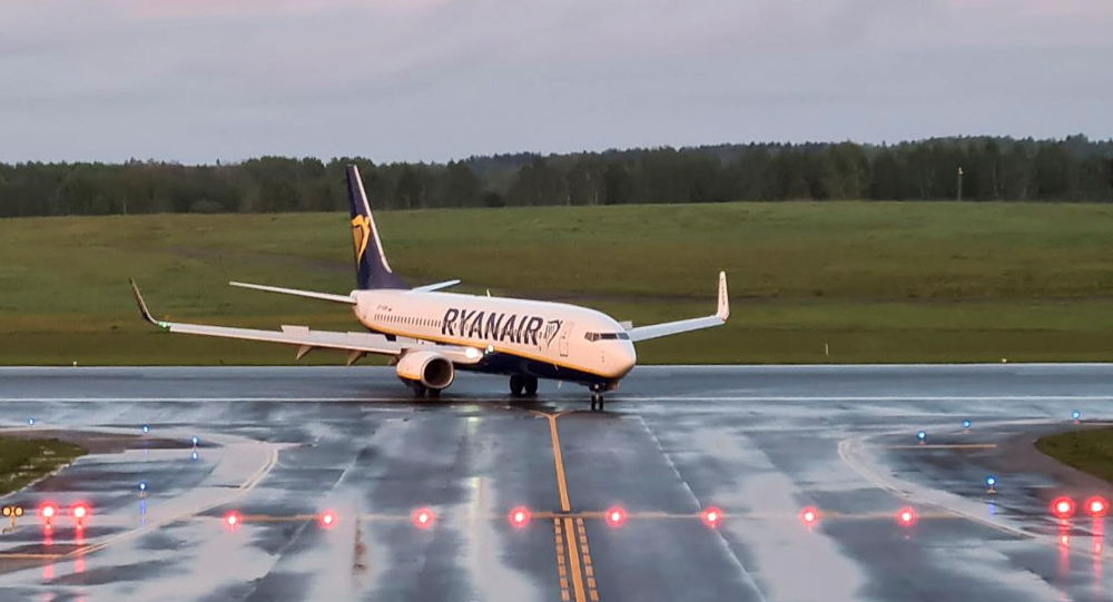 ЕС запрещает белорусским самолетам входить в воздушное пространство блока над посадкой Ryanair