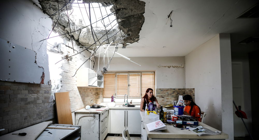 Тед Круз опубликовал в Твиттере фотографии дома, « взорванного террористами », когда он путешествует по Израилю