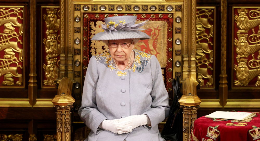 Королева, как сообщается, « глубоко расстроена » из-за « очень личных » схваток принца Гарри за правду, нацеленных на членов королевской семьи