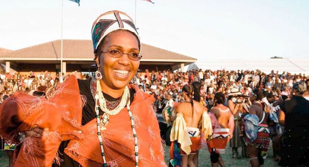 Королева зулусов из Южной Африки будет похоронена в четверг на фоне королевской борьбы за волю и линию преемственности