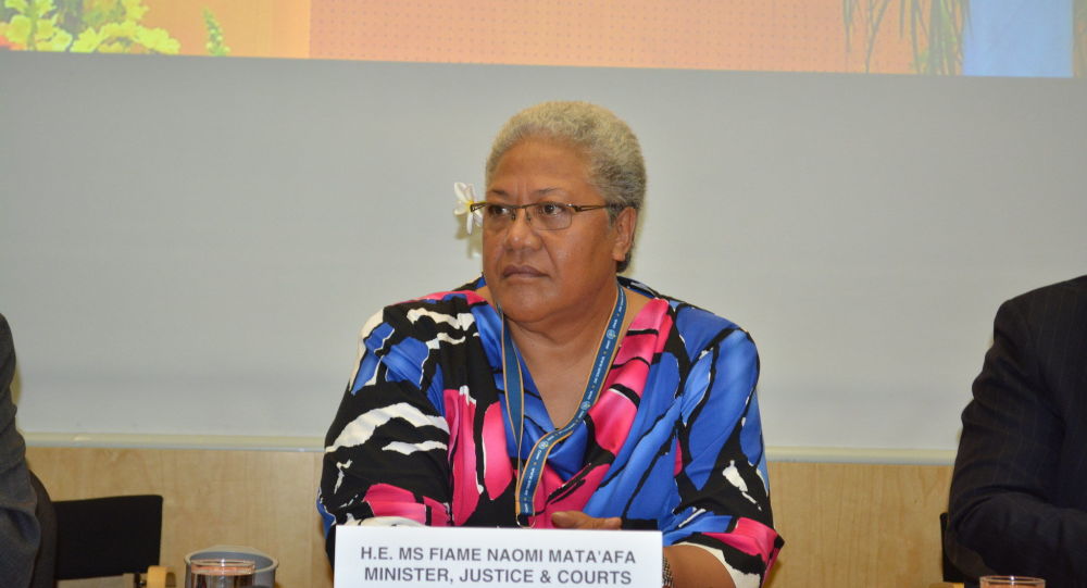 Лидер оппозиции Самоа приведен к присяге в качестве премьер-министра в палатке после того, как правительство заблокировало ее из парламента