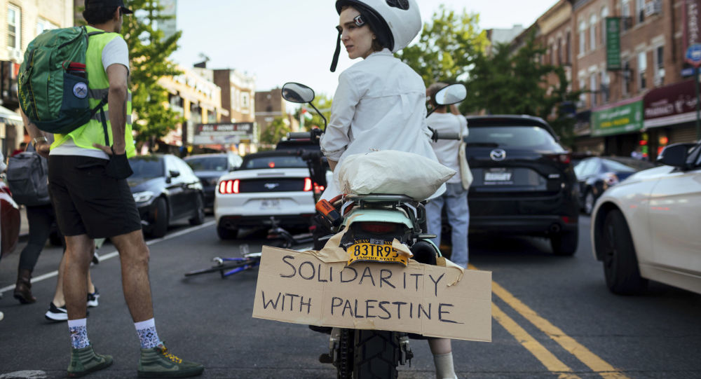 Марш в поддержку палестинцев, организованный в Бруклине Нью-Йорка