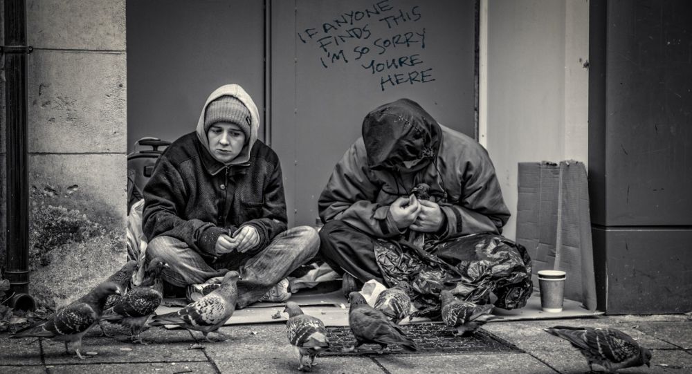 Швейцарский город хочет бороться с бездомностью… отправляя плохо спящих в другие европейские города