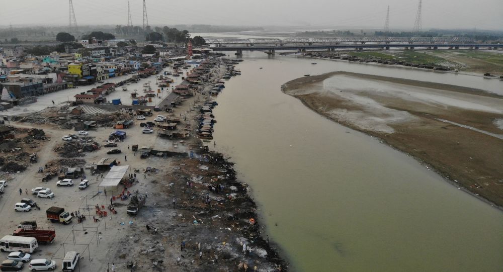 Выбрасывание тел в реки — серьезная проблема для окружающей среды в Индии: эксперты