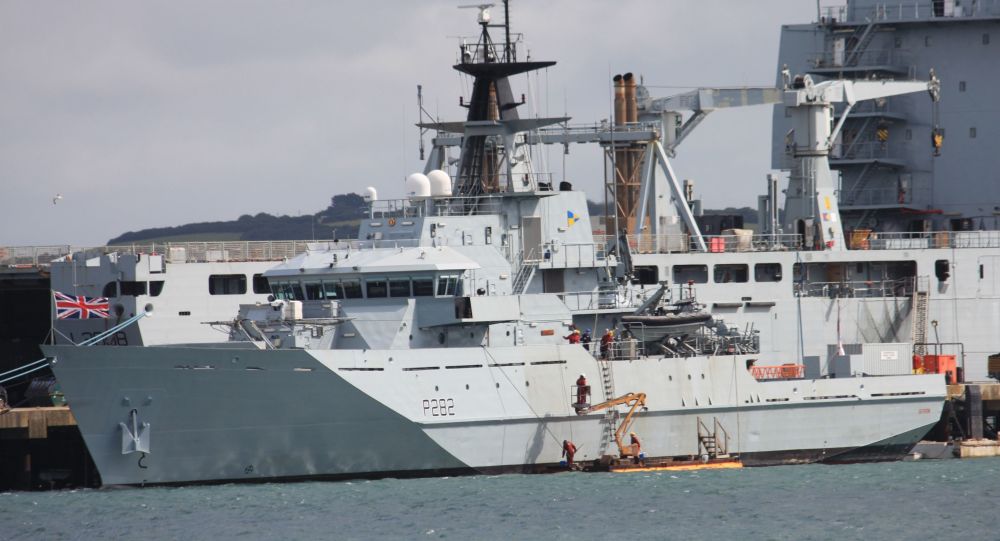 Британский военный корабль HMS Trent замечен возвращающимся из Черного моря