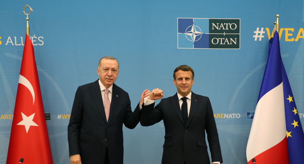 Макрон говорит, что встреча с Эрдоганом прошла «мирно»