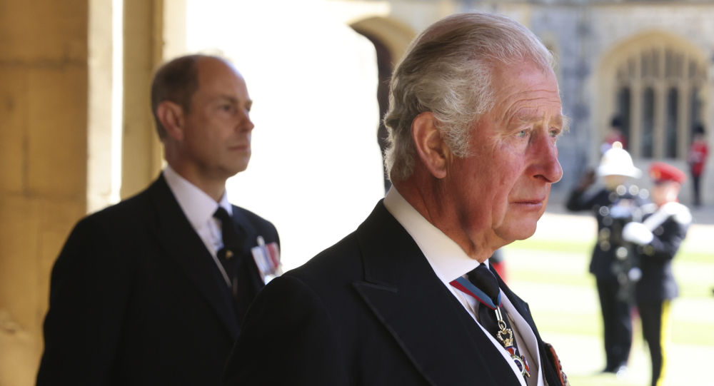 Битва за «Эдинбург»: как сообщается, принц Чарльз не желает давать Эдварду папе обещанный титул