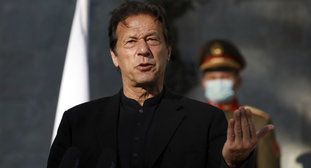 «Мы вместе с кашмирцами против незаконной оккупации», — заявил премьер-министр Пакистана, провоцируя Индию