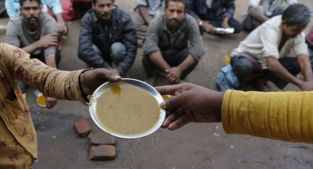 Тысячи людей в Дели все еще ждут бесплатных пайков спустя месяцы после обещания правительства помочь всем нуждающимся