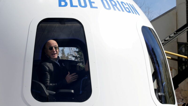 Blue Origin Безоса подает в суд на правительство США за контракт на посадку на Луну на сумму более 2,9 миллиарда долларов, переданный SpaceX