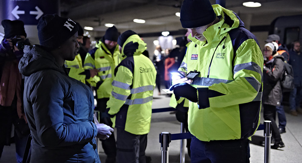Депортированный член банды проскальзывает обратно в Данию, выдавая себя за беженца от талибов