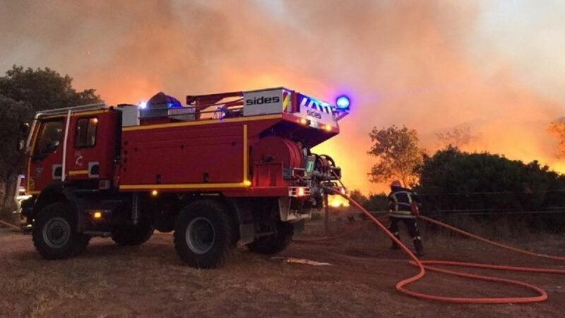 Один погиб, 22 человека ранены в результате крупных лесных пожаров в департаменте Вар на юго-востоке Франции, говорится в сообщениях