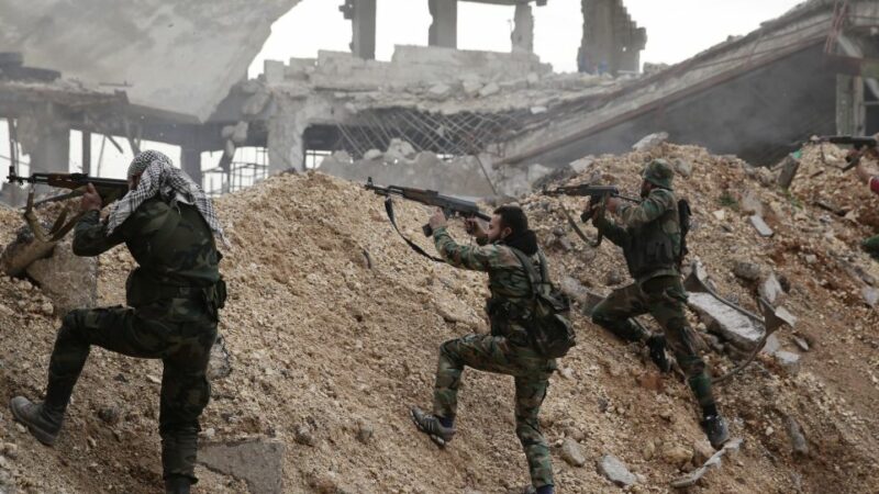 Российские военные заявили, что сирийские правительственные войска в Алеппо трижды попадали под обстрелы боевиков