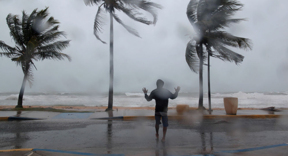 Синоптики предупреждают, что тропический шторм обрушится на Карибские острова, прежде чем отправиться во Флориду
