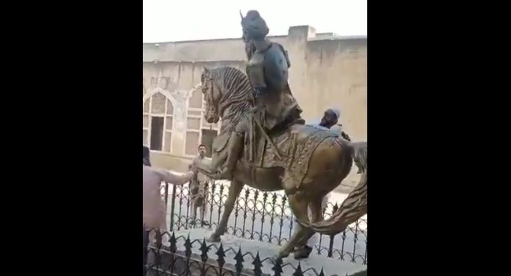 Статуя первого махараджи сикхской империи разрушена в Пакистане, индейцы возмущены