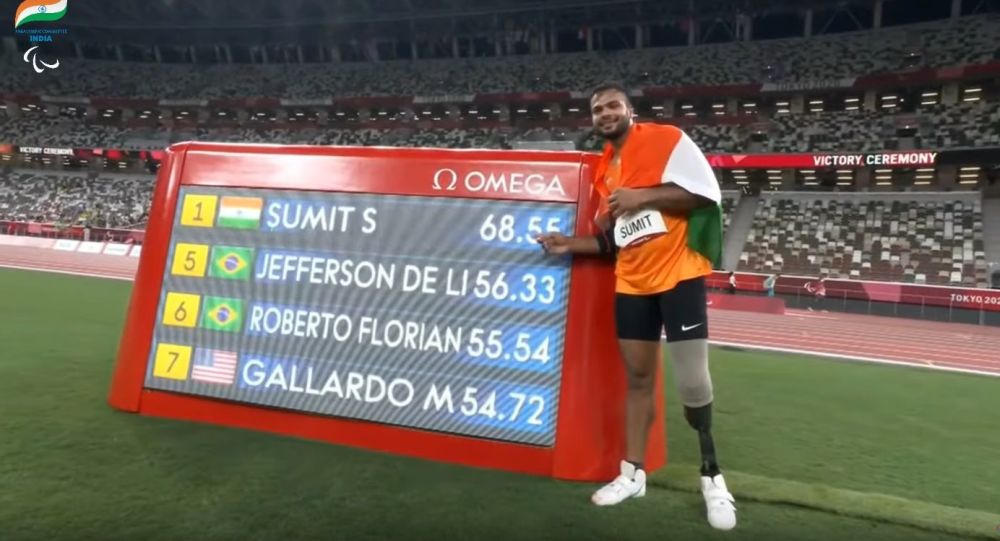 Сумит Антил выиграл вторую золотую медаль для Индии на Паралимпийских играх в Токио и установил новый мировой рекорд
