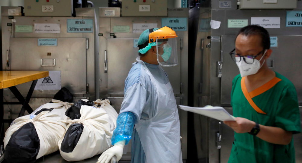 Тайская больница использует контейнеры для хранения тел на фоне всплеска COVID-19