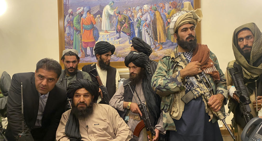 Талибан заявляет, что афганцы, работавшие с США, в безопасности и могут оставаться в стране