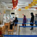 Харбин в Китае закрывает спа-салоны и развлекательные заведения и приказывает людям не покидать город после сообщения об одном случае Covid - RT World News