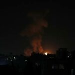 Израильские военные самолеты бомбят южную часть Газы во время ночных авиаударов (ВИДЕО) - RT World News