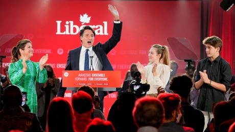 Канадец Трюдо заявил, что у него есть четкий мандат на то, чтобы вывести страну из пандемии после того, как оппозиция признала поражение на выборах