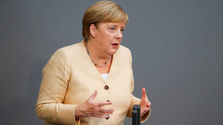 Меркель предостерегает немцев от голосования за левое правительство в своем последнем выступлении в парламенте в связи с приближением выборов