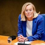 Министр иностранных дел Нидерландов уходит в отставку после того, как парламент проголосовал за осуждение ее надзора за хаотичной эвакуацией из Афганистана - RT World News