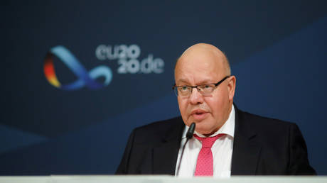 Министр экономики Германии доставлен в больницу во время заседания комитета