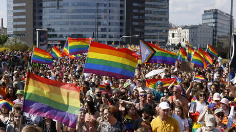 Первый регион в Польше отказался от анти-ЛГБТ резолюции из-за угроз потери средств ЕС