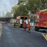 Под парижским мостом вспыхнул пожар, территория оцеплена из-за операций службы экстренной помощи - RT World News