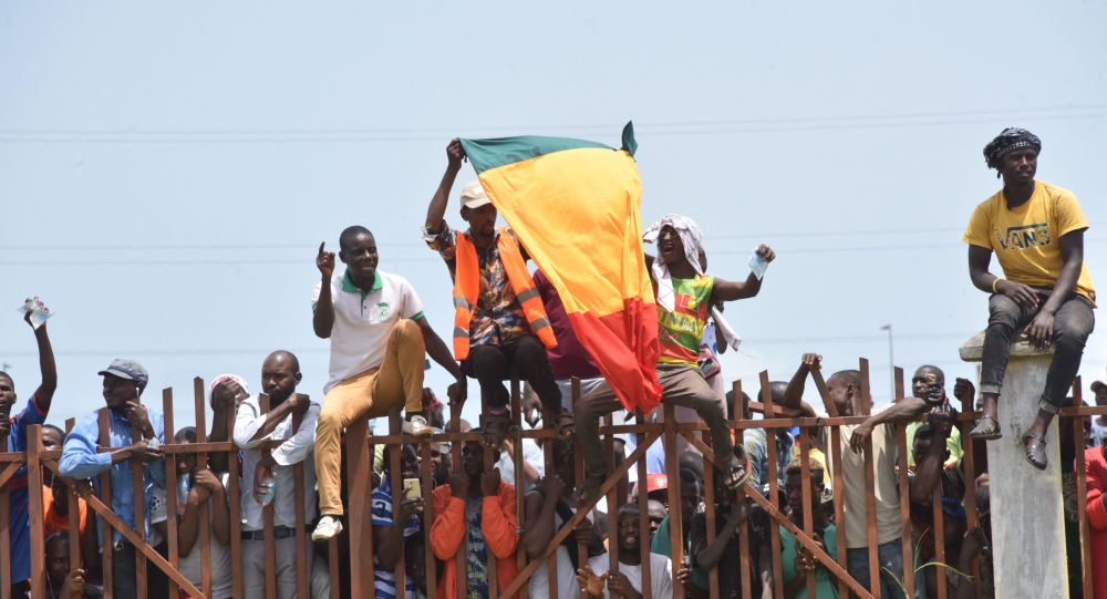 Правительство Великобритании осуждает переворот в Гвинее и требует освобождения президента Конде
