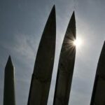 Северная Корея назвала "небрежный" запуск подводных ракет Южной Кореи "самоутешительным", заявляет, что Сеул намерен разрушить мир на полуострове