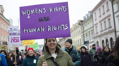 Ведущая правозащитная организация Европы призывает Польшу изменить уголовное определение изнасилования