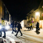 Атака с применением лука и стрел в Норвегии выглядит "террористическим актом", заявляет служба внутренней безопасности, а последующее насилие представляет собой риск - RT World News