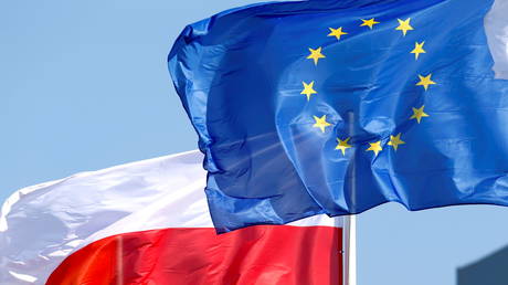 Брюссель будет использовать « ВСЕ полномочия », чтобы обеспечить верховенство своего закона над Польшей после знаменательного решения варшавского суда — глава ЕС