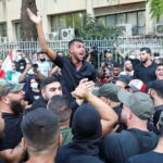 Число погибших в результате сильной артиллерийской перестрелки в Бейруте возросло до 5 на фоне ожесточенных протестов против взрыва в порту судьи зачистки столицы и развертывания ливанской армии - RT World News