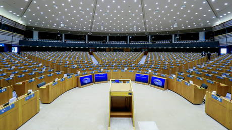 Европарламент потребует от законодателей и сотрудников предъявить действительный пропуск Covid перед входом