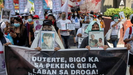 Филиппины объявляют о расследовании тысяч убийств во время войны Дутерте с наркотиками, поскольку первоначальная проверка показывает, что имели место злоупотребления