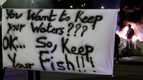 Франция задерживает британский траулер в проливе Ла-Манш из-за накала спора из-за лицензий на рыбную ловлю
