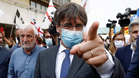 Итальянский суд приостановил дело об экстрадиции лидера каталонских сепаратистов Пучдемона