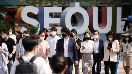 Южная Корея начинает усилия по борьбе с Covid-19, внедряя первую схему паспортов вакцины для мест повышенного риска