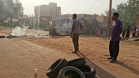 Крупное суданское племя прекращает жесткую блокаду порта, поддерживая военный переворот, сообщают региональные СМИ